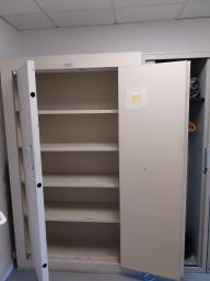 Photo détaillant le don DON DE MOBILIER DE BUREAU (ARMOIRE FORTE)