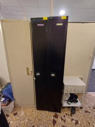 Photo détaillant le don vestiaires et placard métalliques