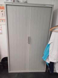 Photo détaillant le don Armoire haute métallique