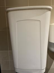 Photo détaillant le don Lots de poubelles et Bac plastique