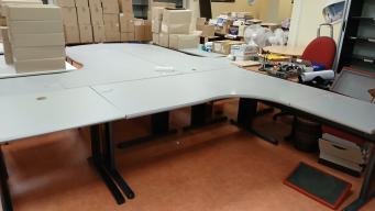 Photo détaillant le don Grands bureaux rallongés d'angle