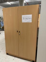 Photo détaillant le don 5 armoires (avec étagères)
