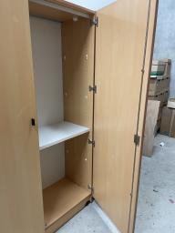 Photo détaillant le don 5 armoires (avec étagères)