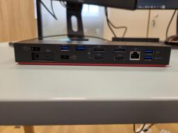 Photo détaillant le don Station d'accueil Thunderbolt 3 gen 2