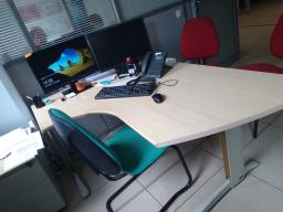 Photo détaillant le don bureaux clairs