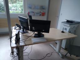 Photo détaillant le don bureaux clairs