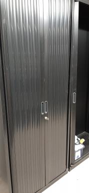 Photo détaillant le don ARMOIRES HAUTES A RIDEAUX