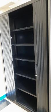 Photo détaillant le don ARMOIRES HAUTES A RIDEAUX