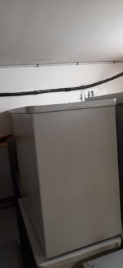 Photo détaillant le don don de caissons hauts de bureaux