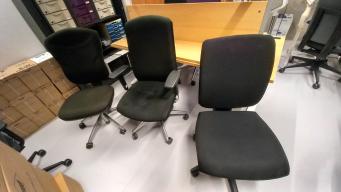 Photo détaillant le don Lot de 11 fauteuils de bureau