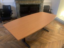 Photo détaillant le don Table de Reunion Tonneau 6/8 places