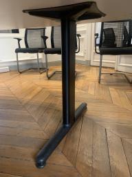 Photo détaillant le don Table de Reunion Tonneau 6/8 places