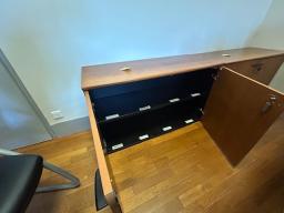 Photo détaillant le don Meubles de bureau