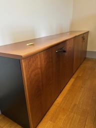 Photo détaillant le don Meubles de bureau