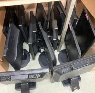 Photo détaillant le don 1 lot de 13 écrans LG